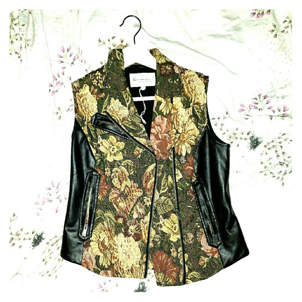 TWO BY VINCE CAMUTO VEST